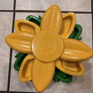 ZippyPaws SmartyPaws Puzzler Sunflower interactive dog toy
